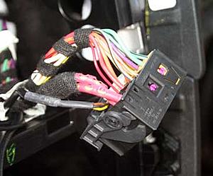 Comand aux-input-mb-2002-aux-harness-connector_black-wire-yellow_red_black-leads-bottom-left.jpg