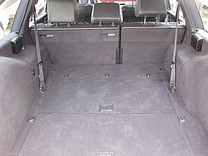 white/blk 2002 E320 wagon 4Matic-e320w-int-rear.jpg