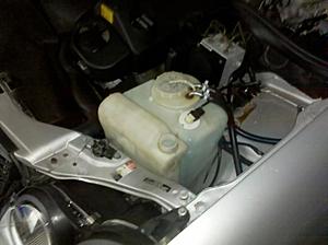 Looking to buy cap for headlight washer reservoir-img_20110617_112106.jpg