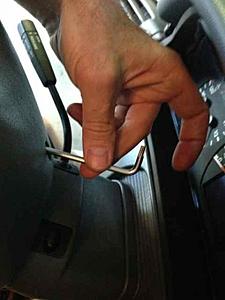 Left Blinker Stays on-2001 E320 Sedan-photo-apr-29-5-25-20-pm.jpg
