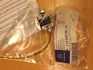 Is There a Genuine Mercedes W210 Headlight Wiring Harness Replacement?-w210-headlamp-harness-photo-small.jpg