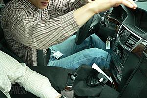 2009 E Class-car_photo_255285_25.jpg