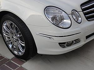 New W211 Owner-clear-side-marker-close-small.jpg