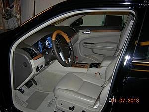 Considering a used 2003 E320 with a interesting issue-inside.jpg