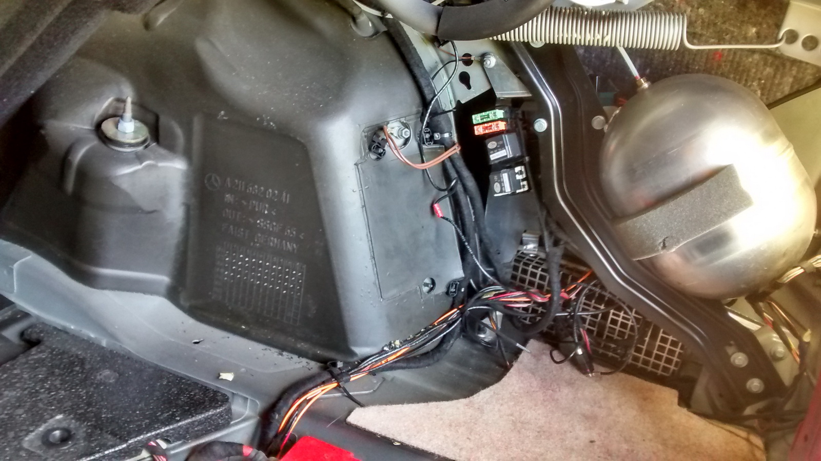 W211 Fuses, Relays, SAM Modules chart - MBWorld.org Forums citroen c4 tailgate wiring diagram 