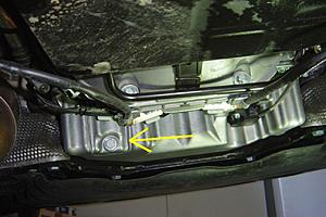 W211 DIY oil change-e320oildrainplug.jpg