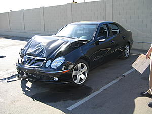 I have pics of wifes wrecked E500 need a host.-c5ff204b.jpg