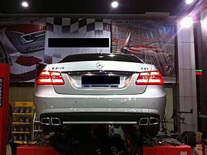 please show me your W212 on 19&quot;!!!  or come in and check out my new exhaust!-exhaust-amg-tips.jpg