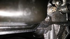 oil leaking on transmission-20141123_100315.jpg