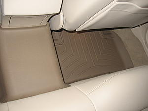 Rear one piece floor matt for E350 sedan-img_0002.jpg