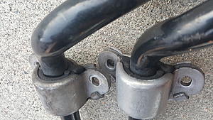 Sway bar bushing-20170824_193836.jpg