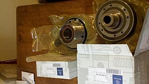 Brand New OEM M113 supercharger pulley and clutch-pulley.jpg