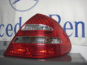 FS: OEM W211 Tail Lights LED &amp; Non LED-img_0758.jpg