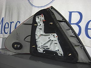 FS: OEM W211 Tail Lights LED &amp; Non LED-img_0759.jpg