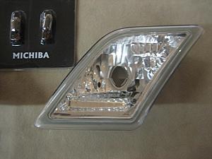 2008 W204 clear corners with chrome bulbs-img_1440.jpg