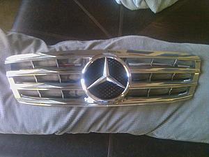 W203 CL Style 4-Slat Chrome Grille-image_017.jpg