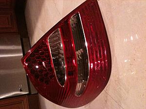 FS- w211 e class 03-06 left side LED tail light OEM-tail-light-1.jpg