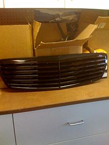 FS: W211 E55 gloss black front grille-securedownload.jpg