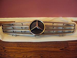 OEM W219 CLS 4-FIN GRILL-dsc07647.jpg