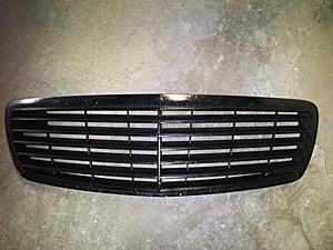 FS: W211 E55 front bumper in black w/ carbon fiber spoiler and black grille also-2011-11-289510.33.17.jpg