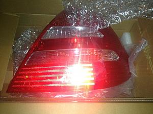 FS 2005 W211 OEM TAILLIGHTS OFF E55-image.jpg