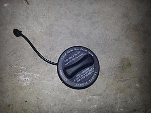 FS: W203 Parts (from a 2004 C230K)-fuel-cap-1.jpg