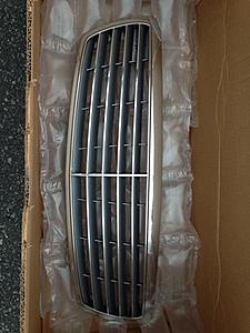OEM W211 E500 (NON-SPORT) GRILLE FOR SALE-img_1783.jpg