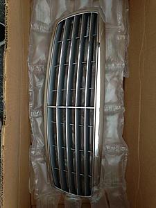 OEM W211 E500 (NON-SPORT) GRILLE FOR SALE-img_1785.jpg