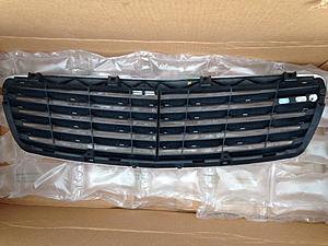OEM W211 E500 (NON-SPORT) GRILLE FOR SALE-img_1786.jpg