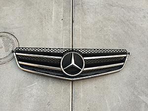 FS: W204 C63 OEM Front Grille-image6-copy.jpeg