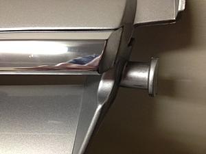 W204 Sport grill and flat hood emblem-photo-4.jpg
