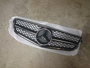 FS: SOCAL W204 C63 AMG Style Front Grill, fit C250, C300, C350-dsc_0247.jpg