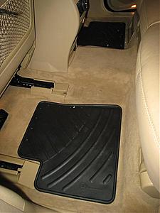 Floor mats &amp; Cargo area liners-2nd-row-oem-side.jpg