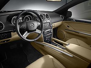 Need photo of 2-tone interior-2010-mercedes-gl-class-1.jpg
