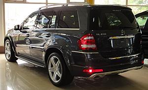 I like this set up!!!-2011-gl450-amg-flares-wheels-pic-2.jpg