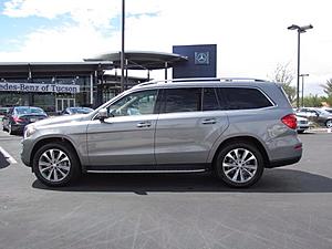 What Color is the GL in this video-image.jpg