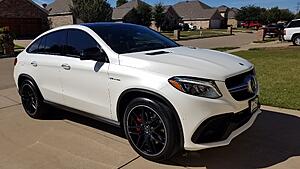 Any GLC43 Owners Cross Shop and X5?-vumomau.jpg