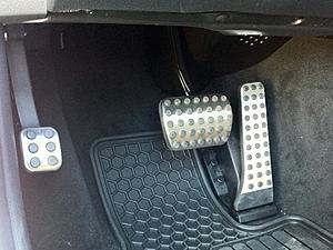 Anyone replace the gas and brake pedal with AMG-img_0499.jpg