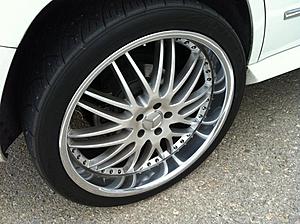 FS : GLK 22&quot; WHEELS ( SILVER W/ CHROME LIP )-glkwheel1.jpg