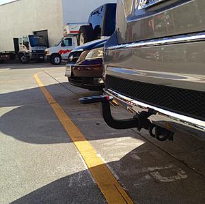 Towing a Uhaul trailer with original Mercedes hitch-glk350-uhaul-drawbar-sideview.jpg