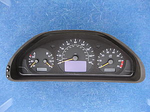 W210 Gage cluster-img_0197.jpg