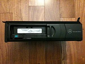 FS:  Brand New OEM CD Changer MC3520 with Mounting Bracket and Mag-img_0583.jpg