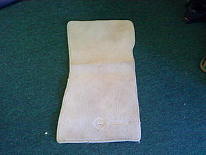 W209 OEM Floor Mats-dsc00141.jpg