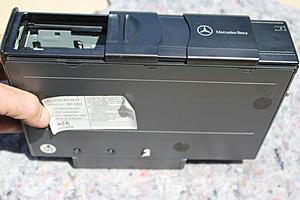 MC3330 CD changer Part # A 220 827 46 42 0-img_2223.jpg
