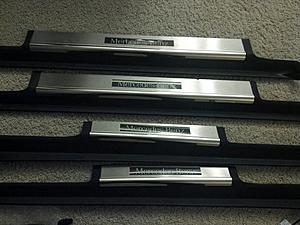 FS: OEM Illuminated Door Sills (Front AND Rears) - R Class-img_0024.jpg