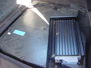 fs mercedes bose amp and bass sub 5-picture-013.jpg