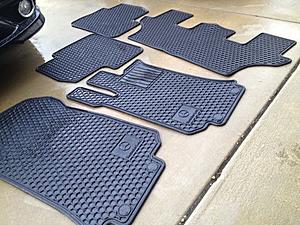 FS: W251, R-Class OEM Rubber Floor Mats (Black) 0+S&amp;H-img_0648.jpg