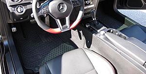 W204 oem rubber mats-as new-mats.jpg