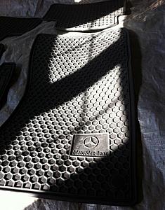 FS: Black w211 OEM All-Season Rubber Floor Mats --  shipped-mat-3.jpg