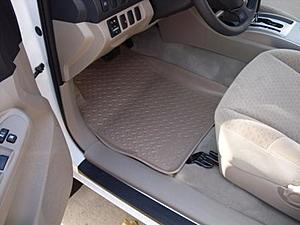 E-Class (W211) 2003-2009 CARBOX Floor Liners - BEIGE-carbox-front-c.jpg